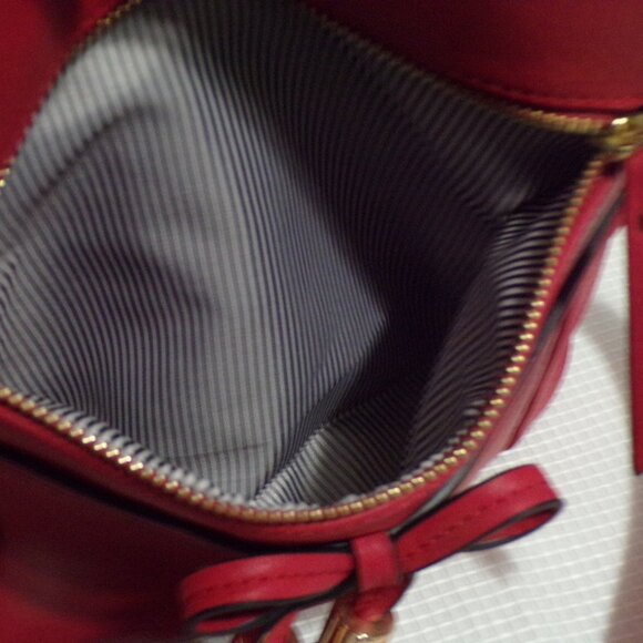 Red With Fringe Shoulder Bag with Gold Accents and Detachable Change Purse Zip - Picture 8 of 9